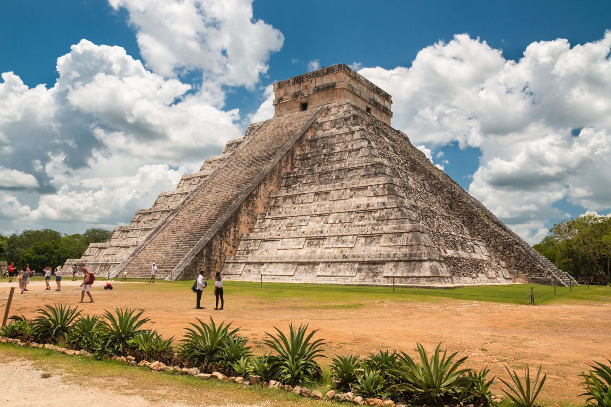 the popular chichen itzá ruins on the maya train route 