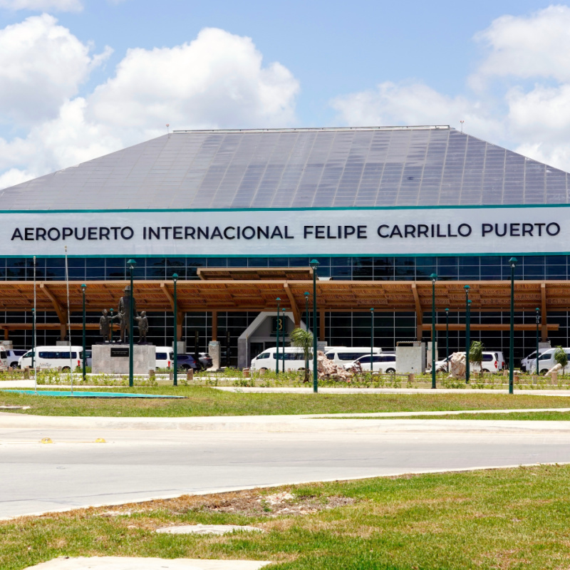 Transportation Providers in Front of Tulum Airport