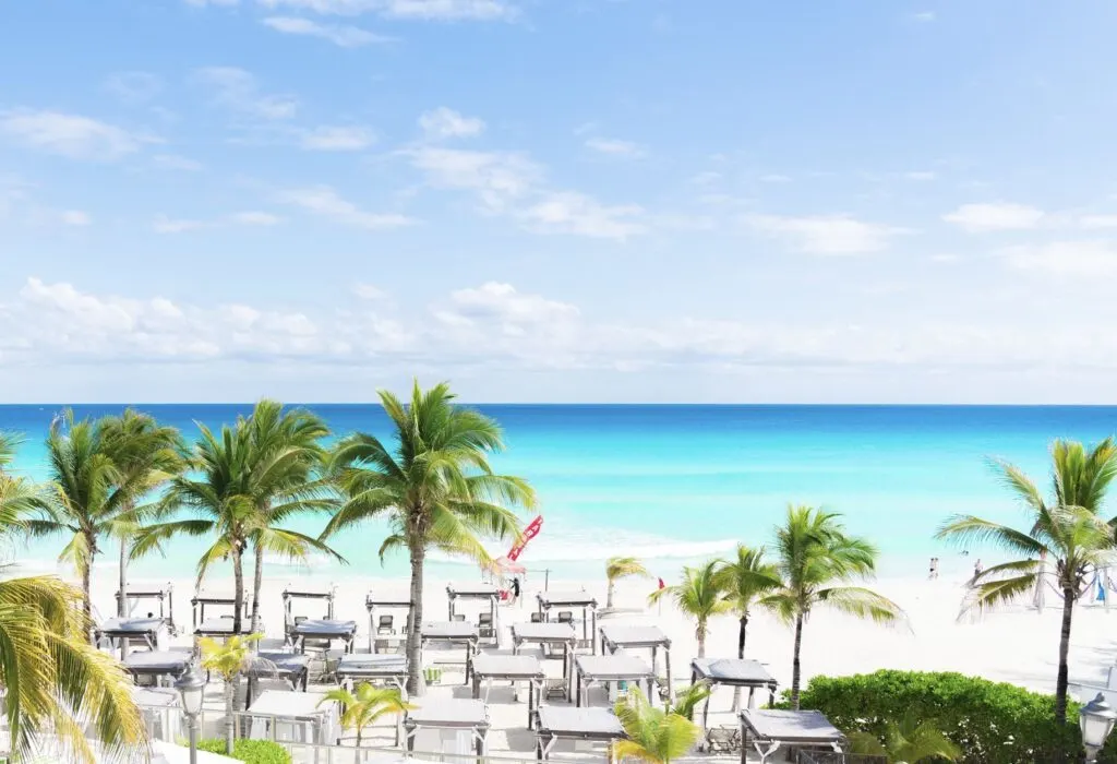 Cancun Beckons Canadians Amidst US Tensions and Travel Concerns