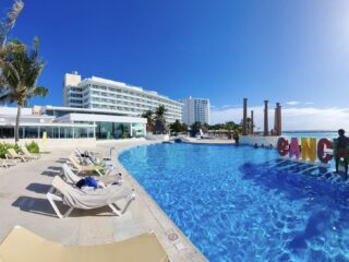 Mexican Caribbean Braces for Easter Tourism Boom: 1.3 Million Visitors Expected in Cancun & Riviera Maya