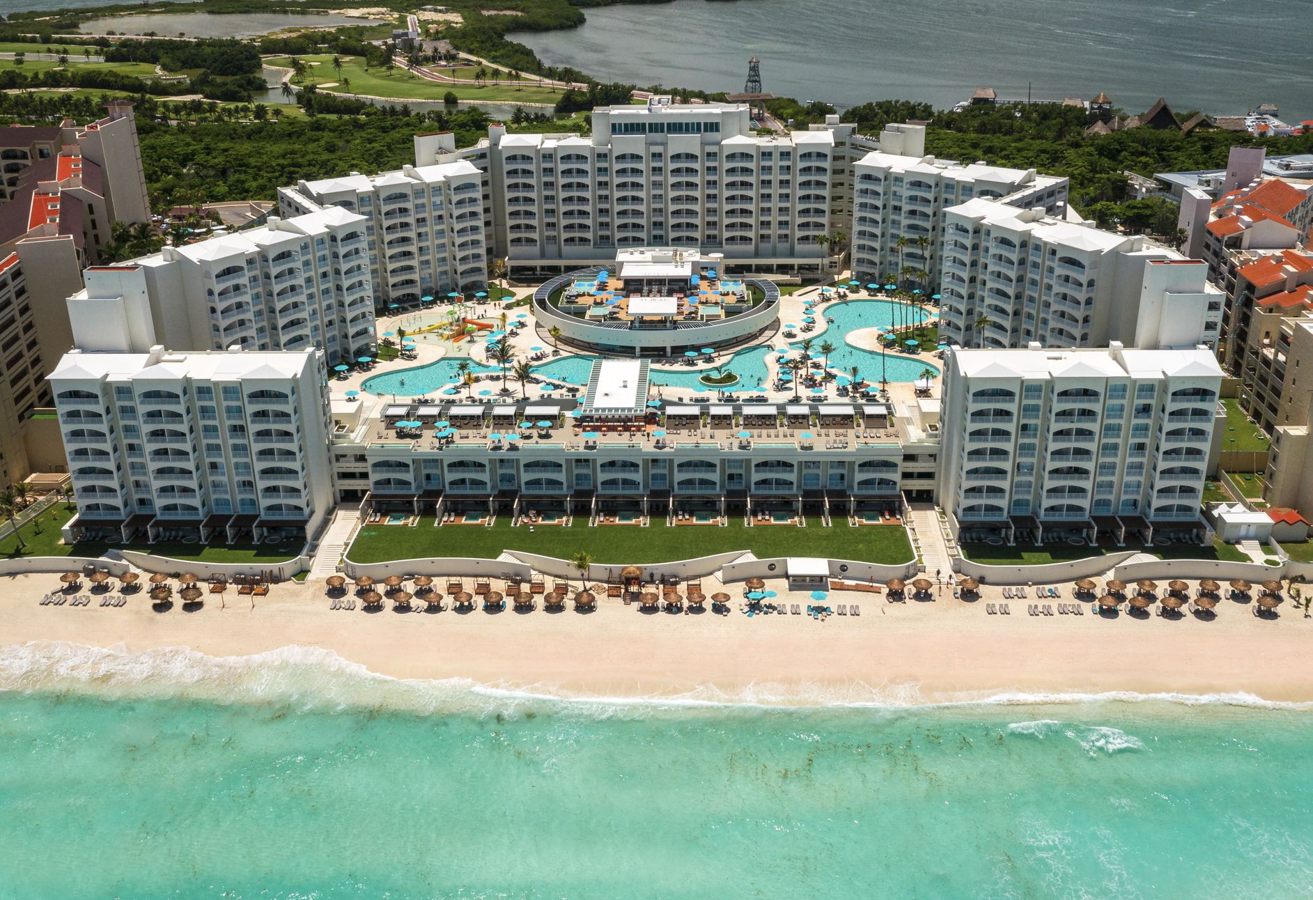 Los viajeros acuden en masa a Hilton Hotels en Cancún