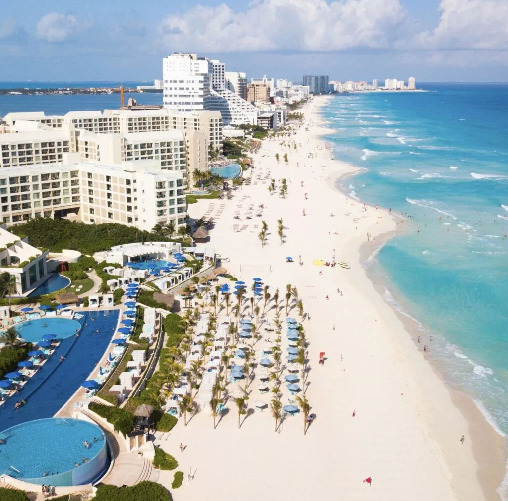 White Sand Beaches In Cancun Hotel Zone