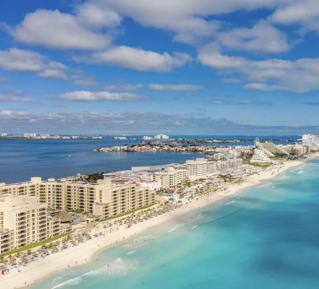 Nichupté lagoon and hotel zone in CaNcun
