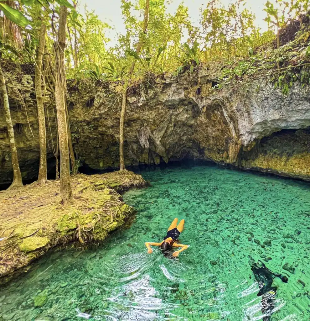 Cancun cenote tour