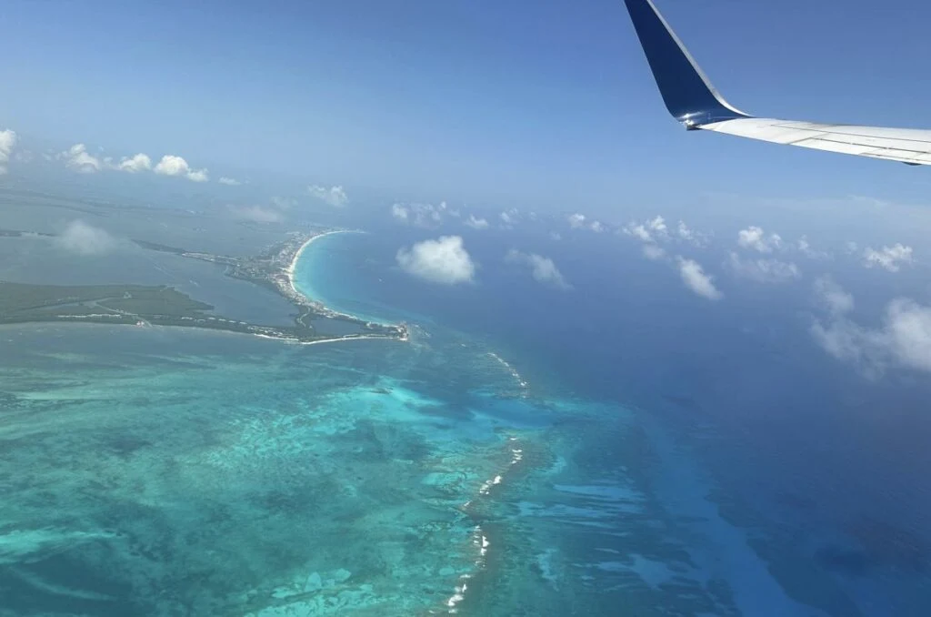 Measles Alert: Potential Exposure on Flight From Canada to Cancun