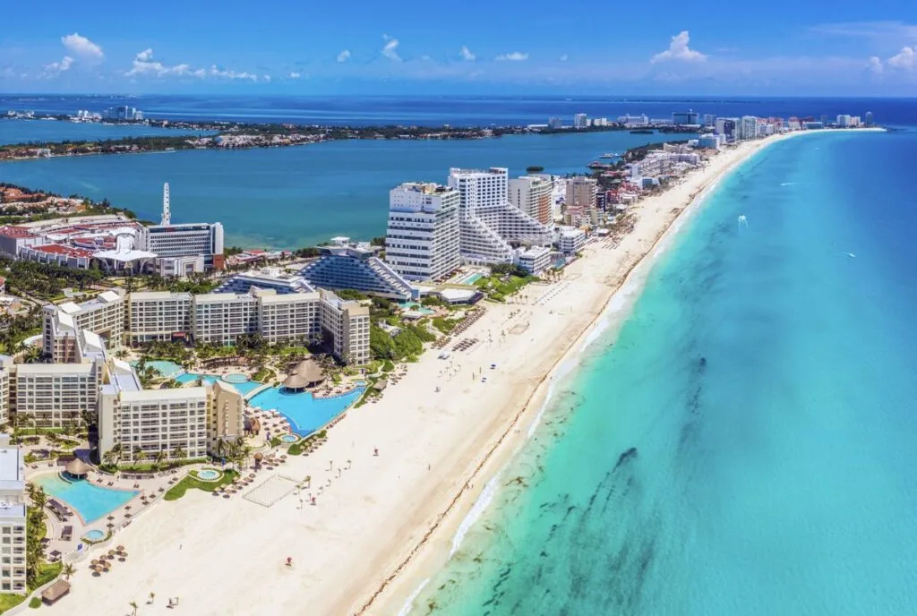 Cancun's Easter Rush: Expect Crowds and Limited Options This Week