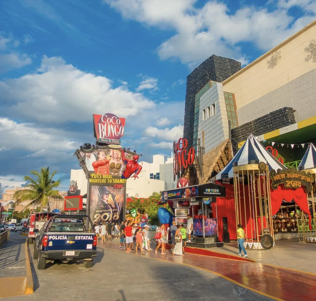 State police in busy tourist zone cancun