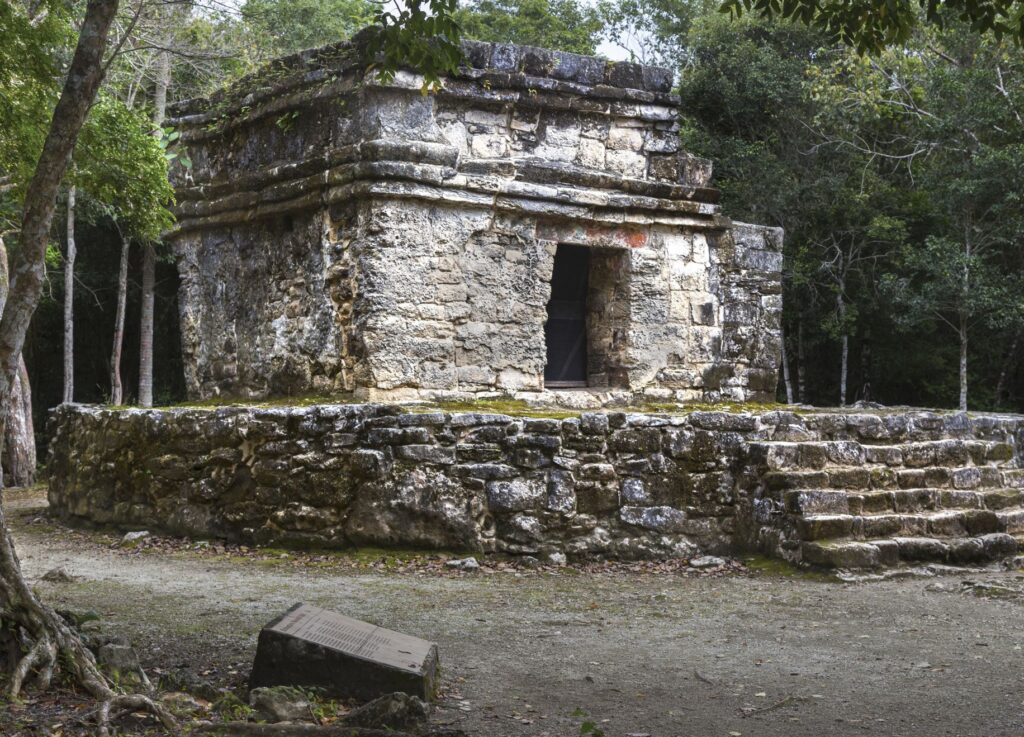 ancient-mayan-civilization-ruins-san-gervasio