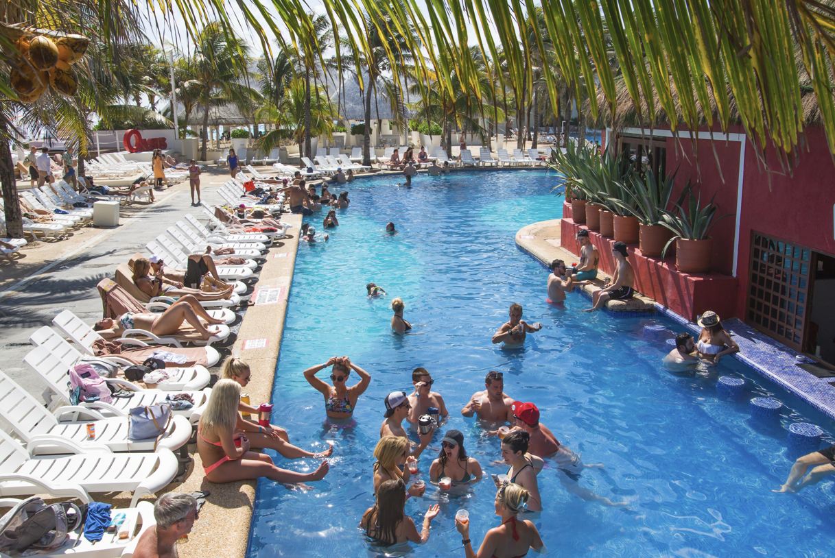 ¡Uno más, por favor! Los turistas de Cancún obtienen hasta 4 libras durante las escapadas todo incluido