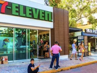 Move Over Oxxo! 7-Eleven Building 224 New Stores In Cancun And Quintana Roo