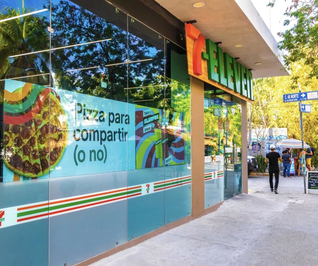7 Eleven in Play Del Carmen