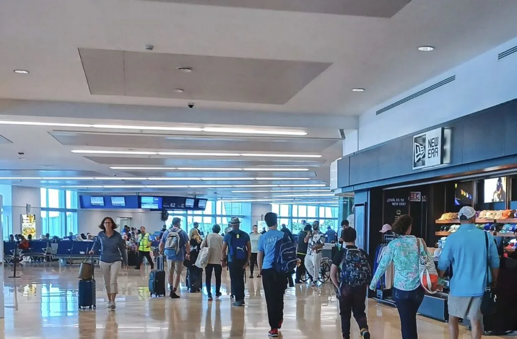 Cancun Immigration Officers Trained To Welcome International Tourists With Respect