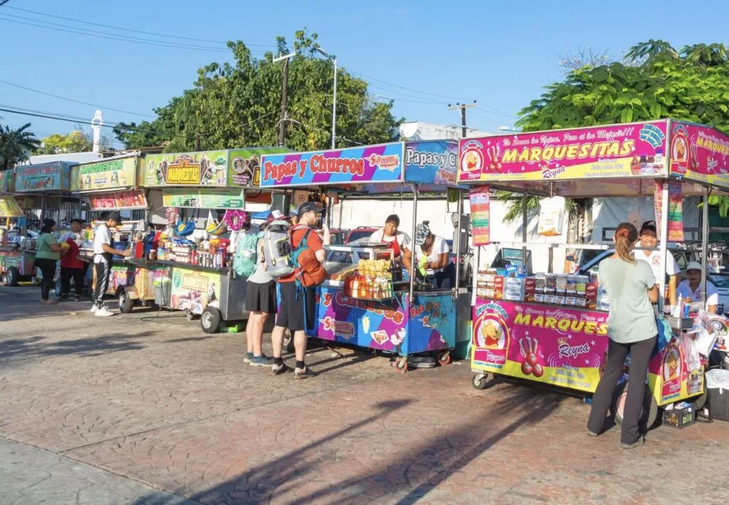 Say Goodbye to Sidewalk Souvenirs: Cancun Hotel Zone Bans Street Vendors