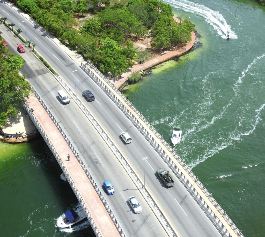 kukulkan-boulevard-cancun-quintana