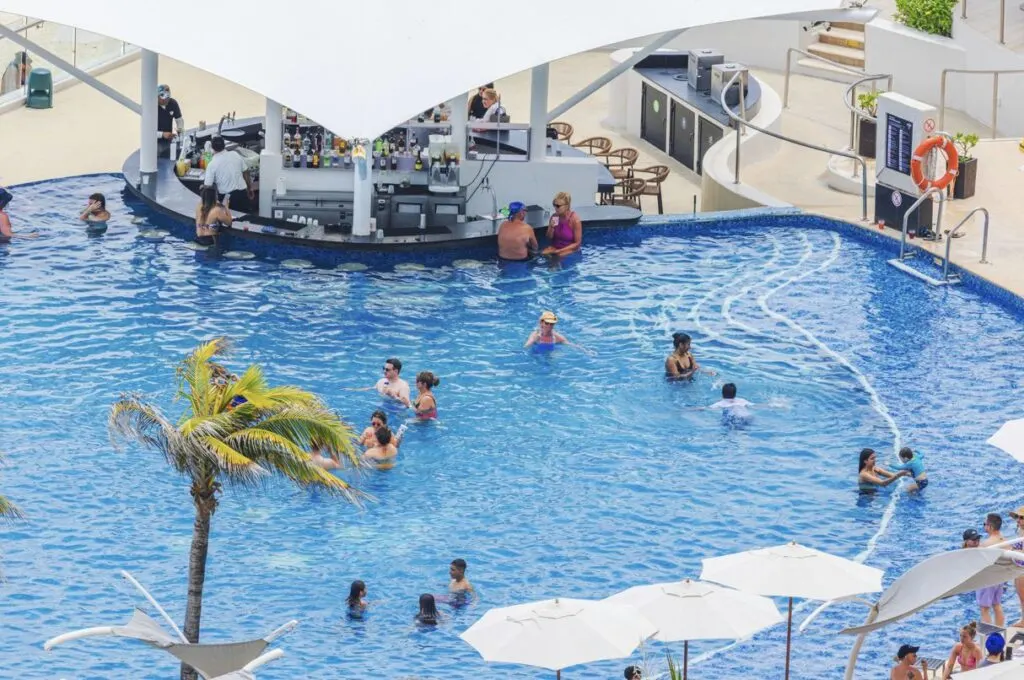 Swim up bar