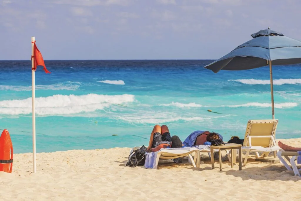 Cancun Beaches on Alert: Tourists Urged to Exercise Extreme Caution Following Water Tragedies