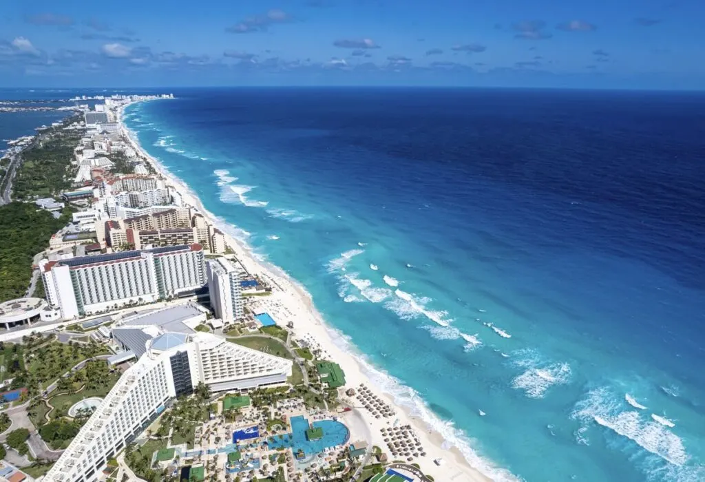 Top 3 All-Inclusive Cancun Resorts With The Best Family Waterparks
