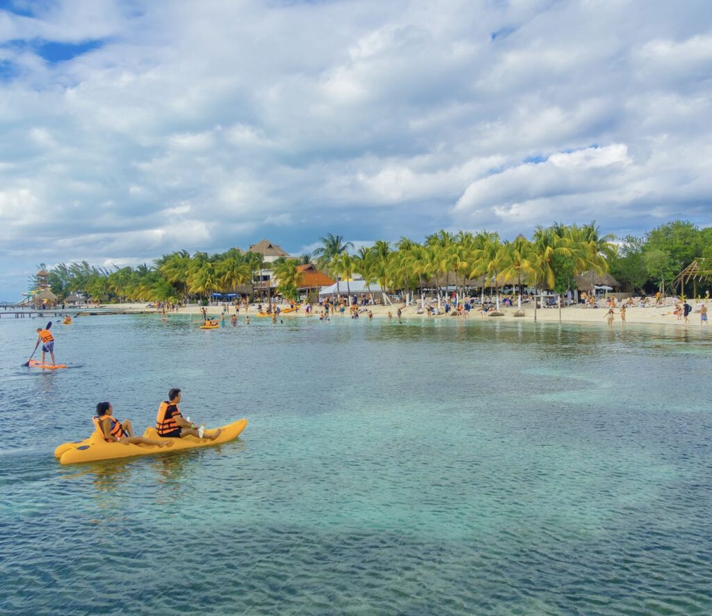 Busy Beach Isla Mujeres Kayak