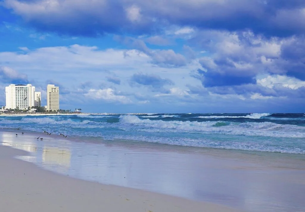 Cloudy day in Cancun hotel zone