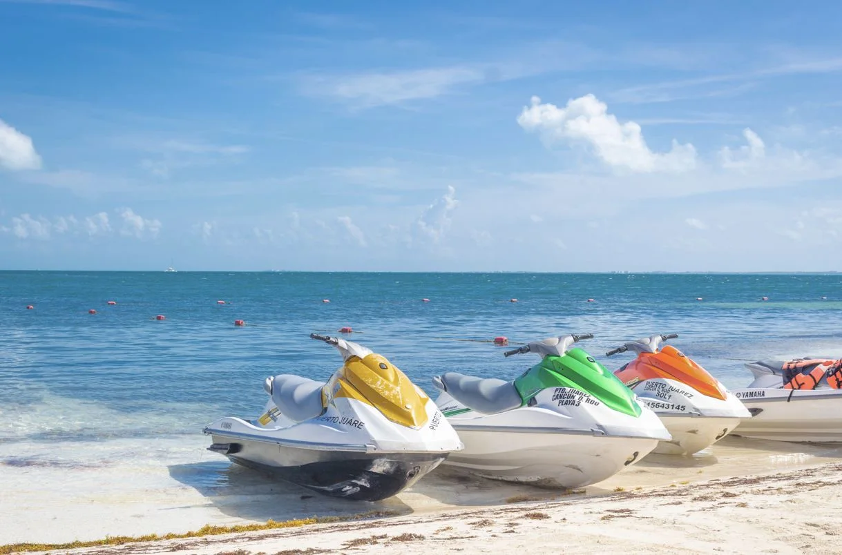 Public Access Blocked Cancun Beaches Face Challenges from Private Rentals and Pollution Concerns