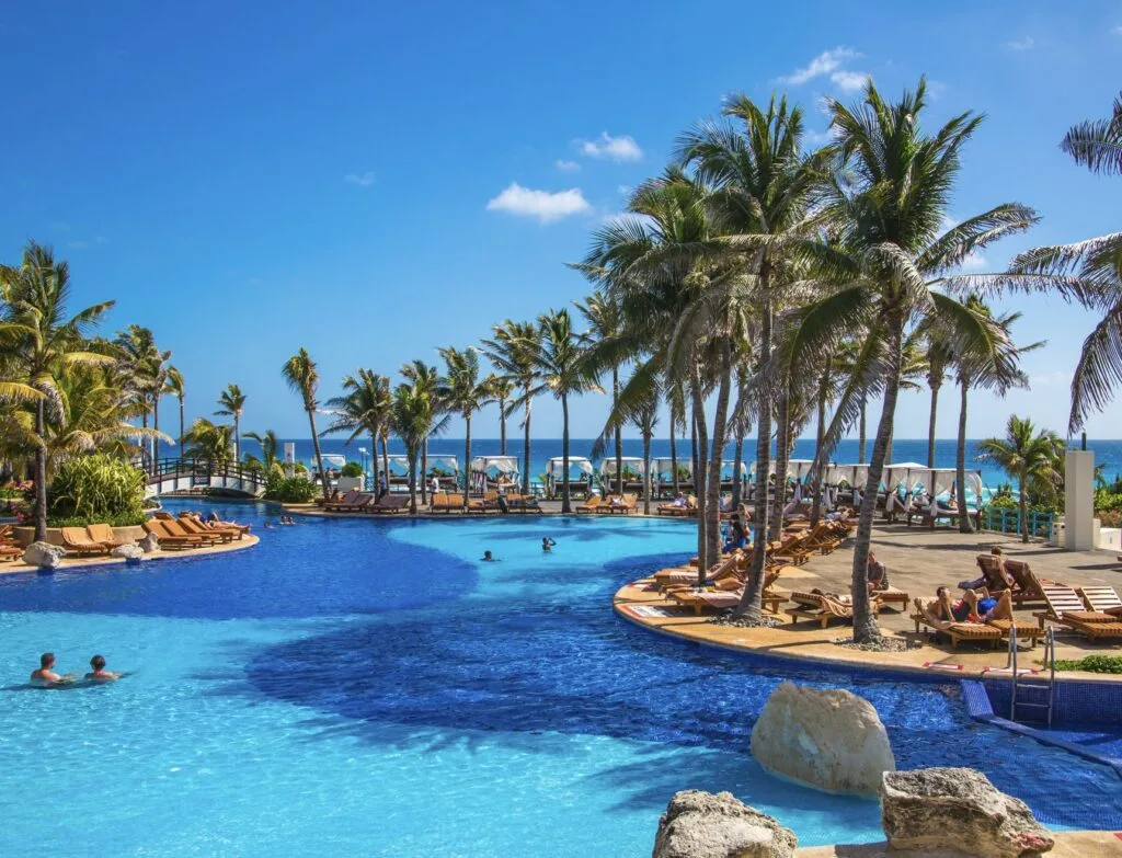 Busy Cancun hotel pool