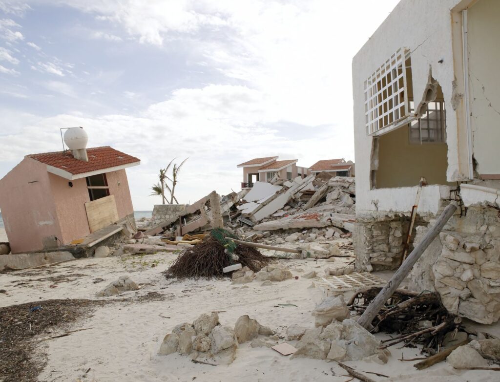 Cancun hosues damage storm
