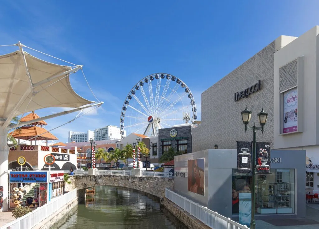 Cancun mall
