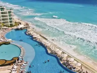 Cancun's Summer Boom New Survey Points to Record-Breaking Tourist Numbers