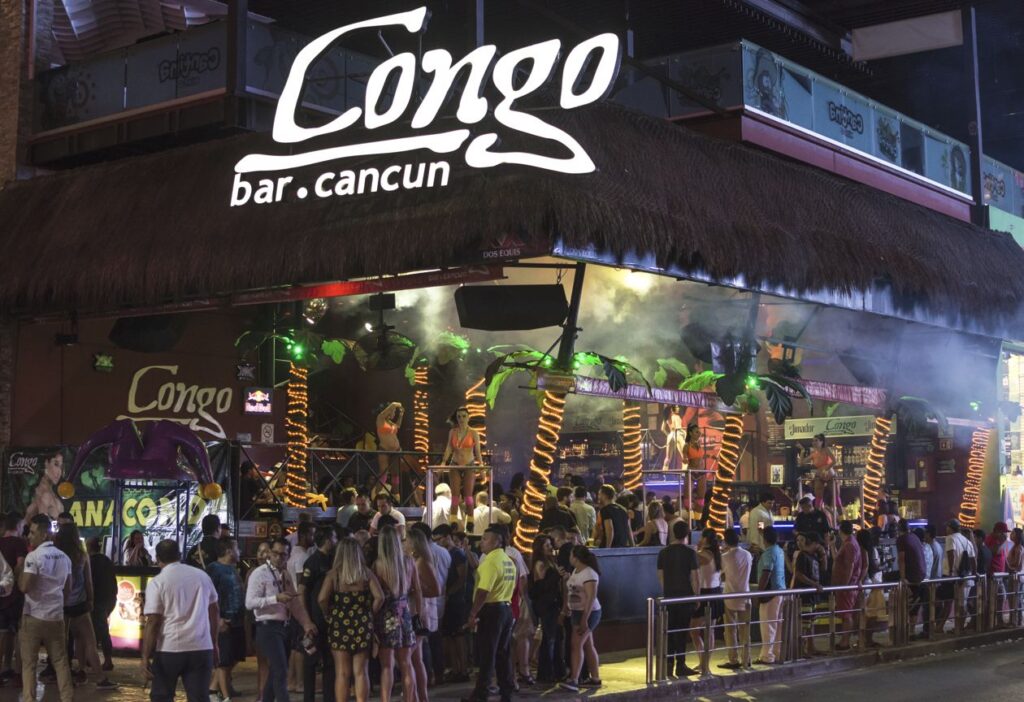 Coco bongo at night