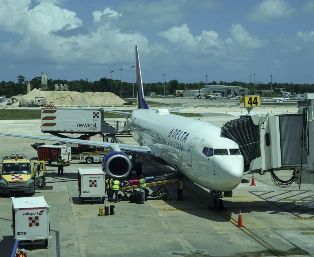 Delta Plane Cnacun