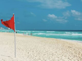 Official Warn Tourists To Be Cautious On Cancun Beaches After Tragedy