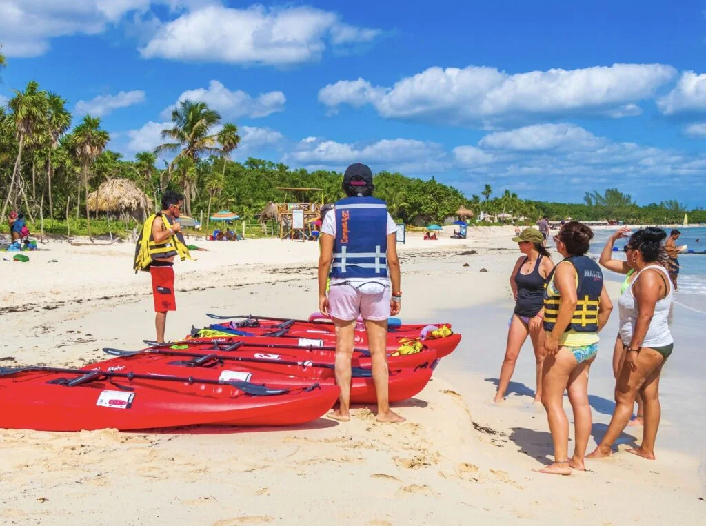 Tourist activiies in Mid day sun in cancun and playa del carmen