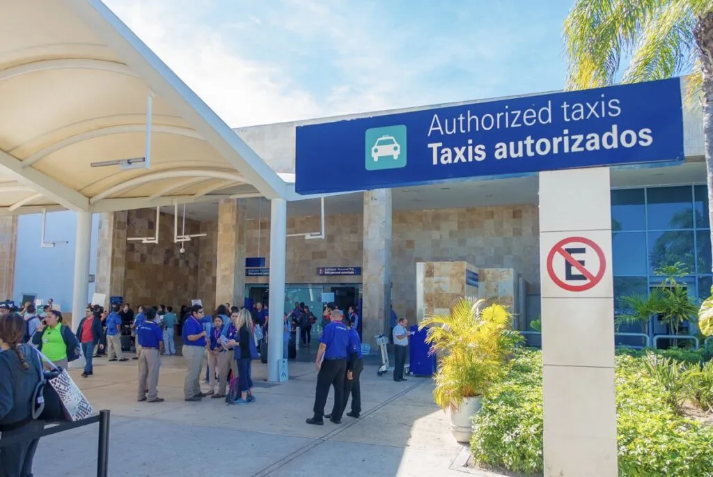 Travel Alert: 2 Incidents At Cancun Airport This Week Between Uber & Taxi Drivers Involving Tourists