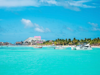 Boats and a yacht in Cancun