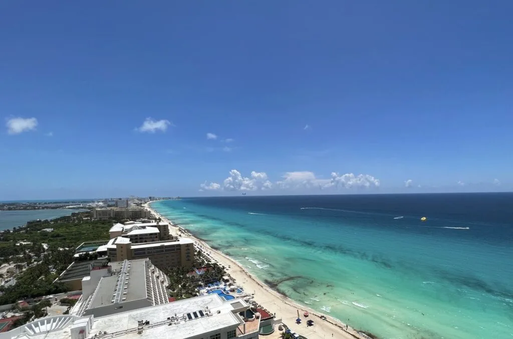 Cancun Vows To Keep City Beaches Clear Of Sargassum With Over 340 Employees