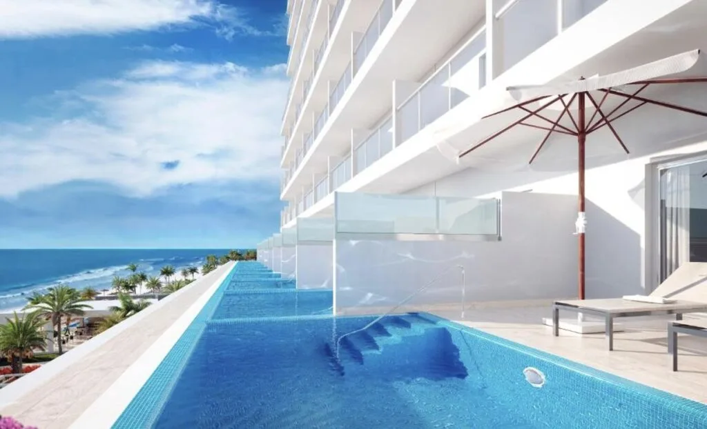Riu Ventura swim out suites