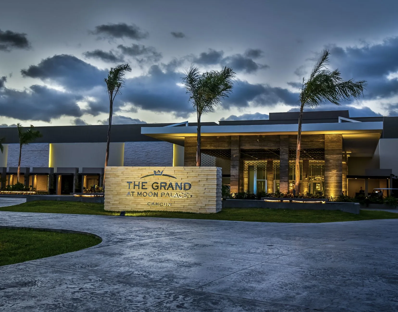 The Grand At Moon Palace