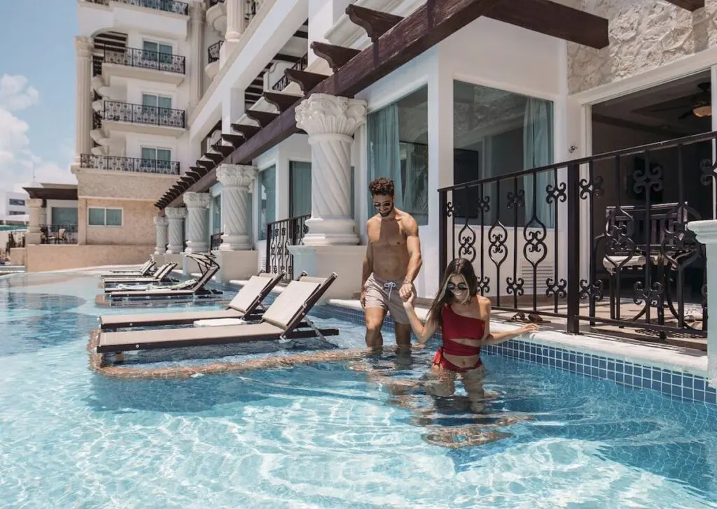 Are Swim-Out Suites The Ultimate Cancun Upgrade Here&rsquo;s The Real Answer