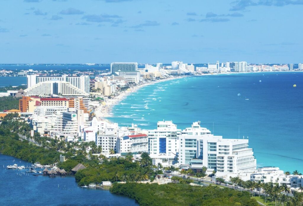 Cancun VS Punta Cana! Which All-Inclusive Destination Is Best For You?