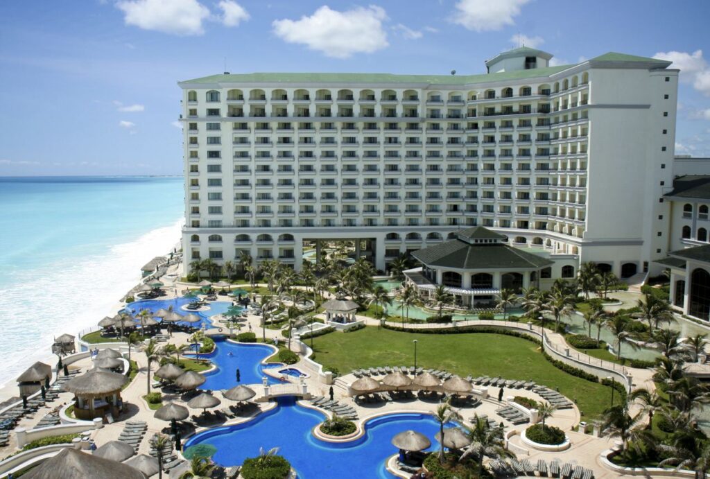 Can You Really Trust The Reviews When Booking A Cancun Resort Here’s Where To Find The REAL Traveler Reviews