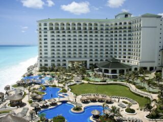 Can You Really Trust The Reviews When Booking A Cancun Resort Here’s Where To Find The REAL Traveler Reviews
