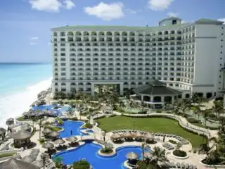 Can You Really Trust The Reviews When Booking A Cancun Resort Here’s Where To Find The REAL Traveler Reviews