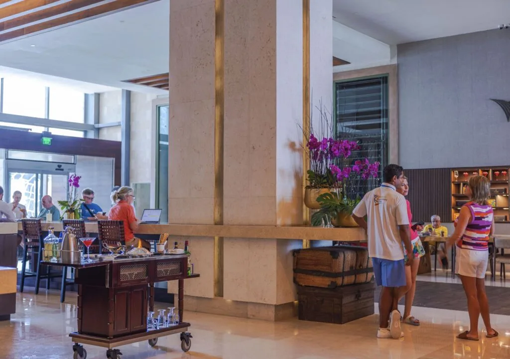 Cancun Resort Frton Lobby