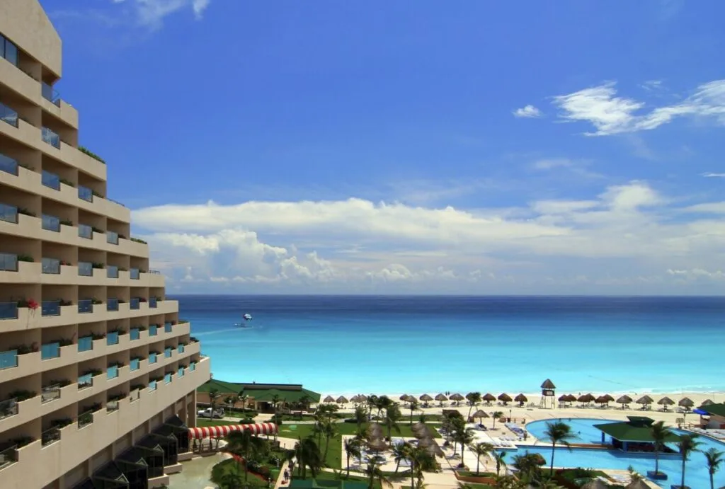 Cancun Summer Surge! Hotels Fill To 80% As Tourists Flock To Riviera Maya