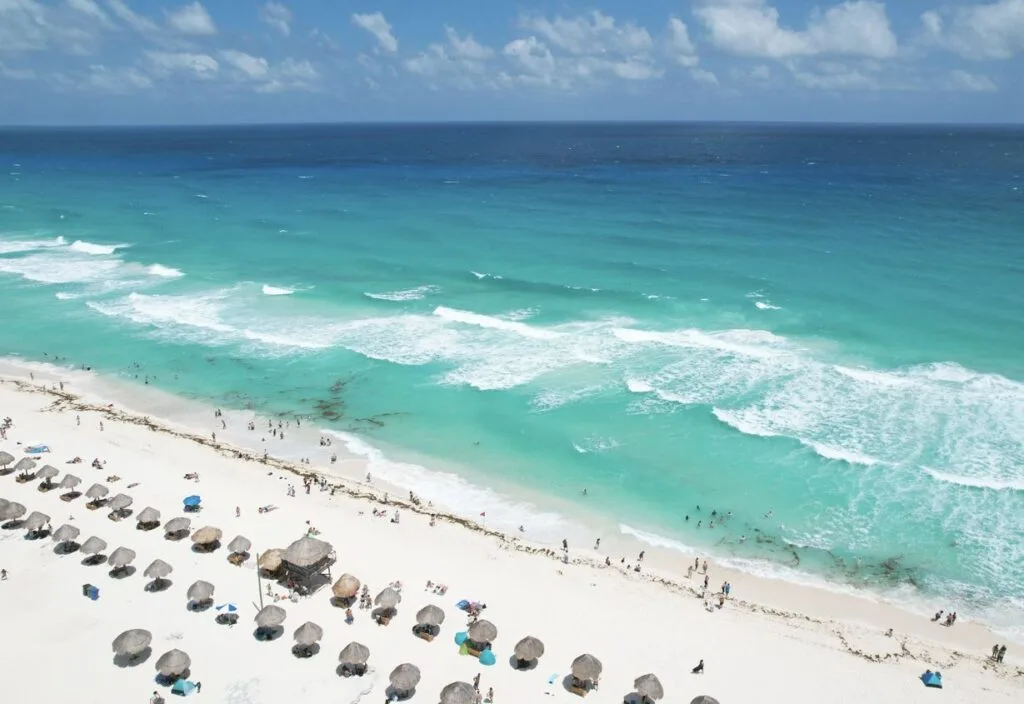 Cancun's Beaches Are Getting a Major Deep Clean This Weekend, Thanks to Hundreds of Volunteers