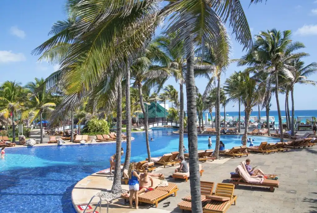 How To Beat Resort Guilt And Enjoy The Lazy Cancun Vacation You Deserve