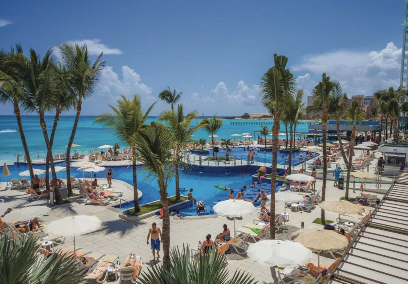 These Are Top 3 Cancun Party Resorts That Are Also Close To Nightlife