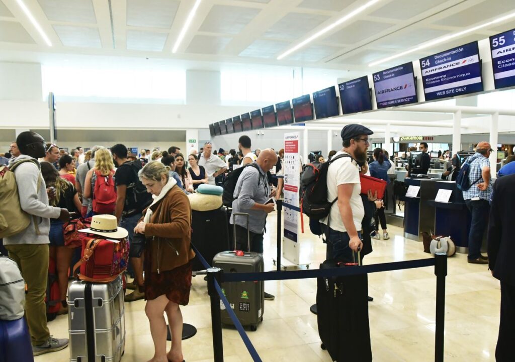airport passengers cancun