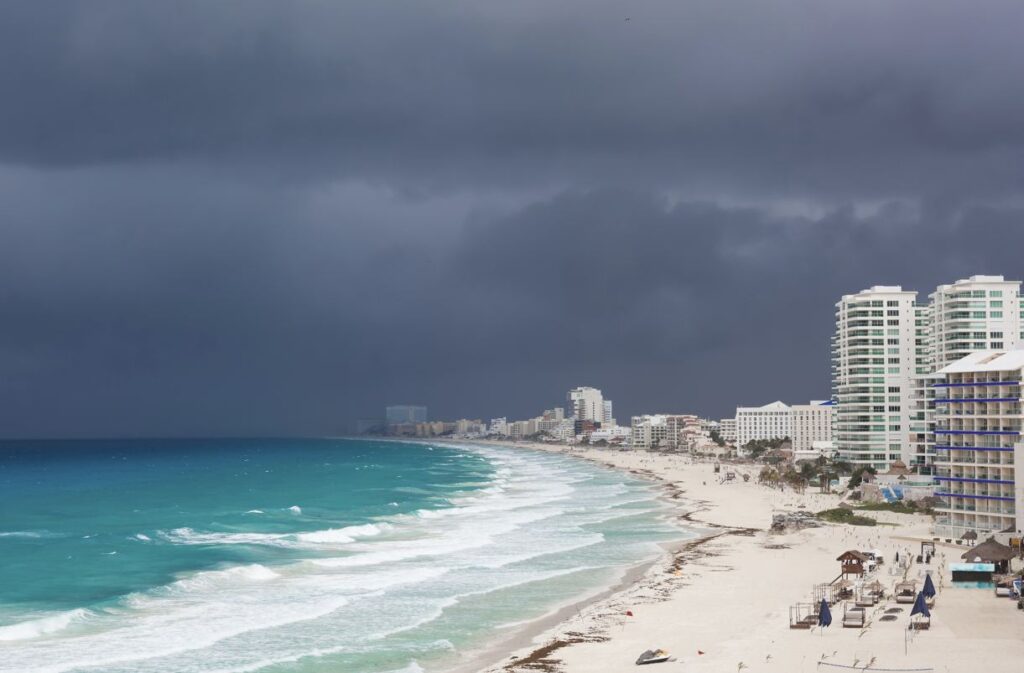 Your Weather App Says Rain All Week In Cancun Is Your Vacation Actually Ruined