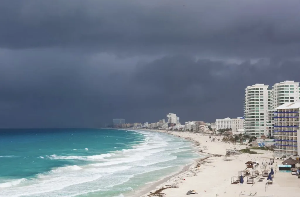 Your Weather App Says Rain All Week In Cancun Is Your Vacation Actually Ruined
